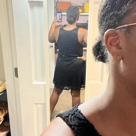 Black Size M Lace Overlay Mini Dress - Picture 2 of 3